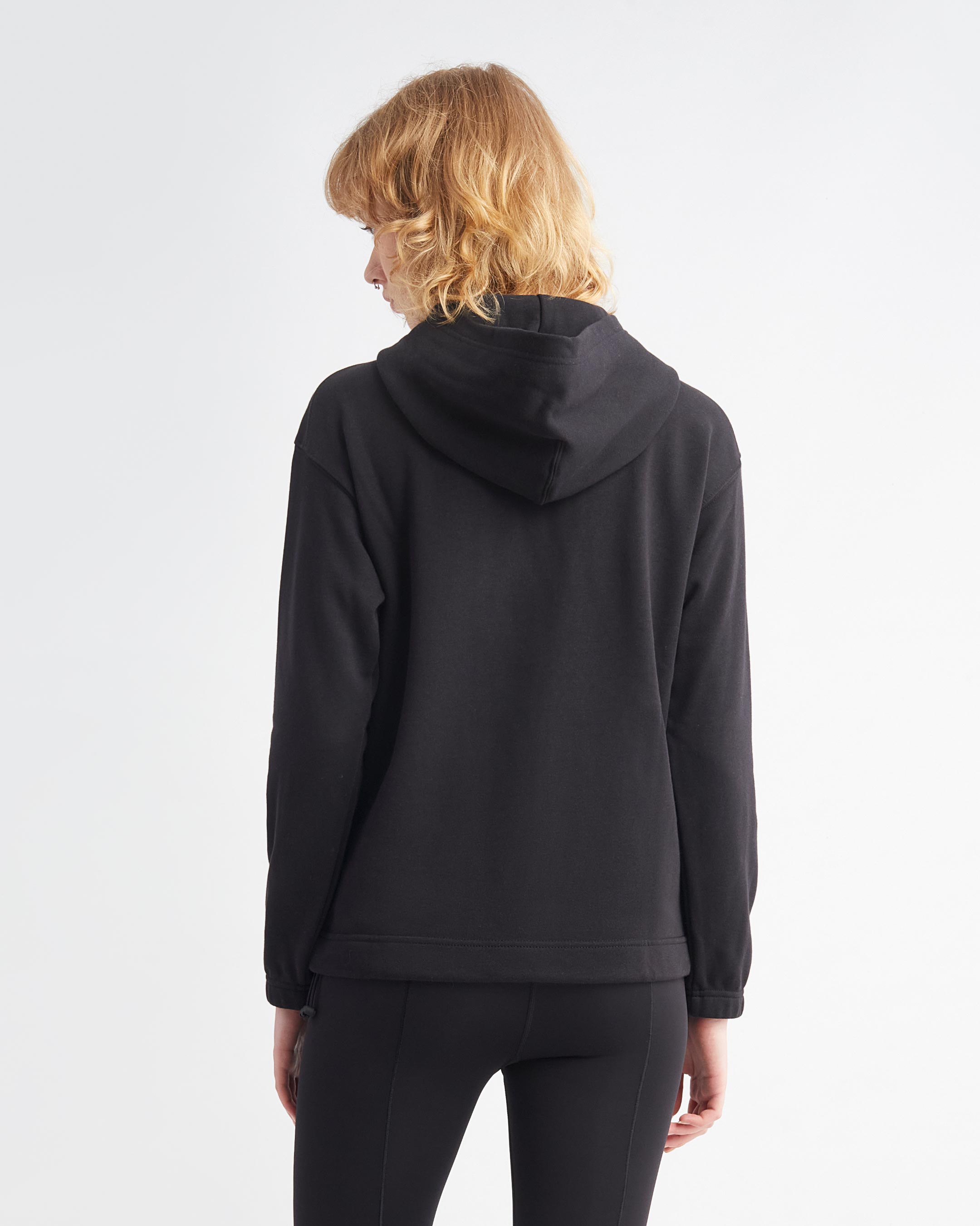 Buy 여성 릴랙스핏 에센셜 후디 in color BLACK